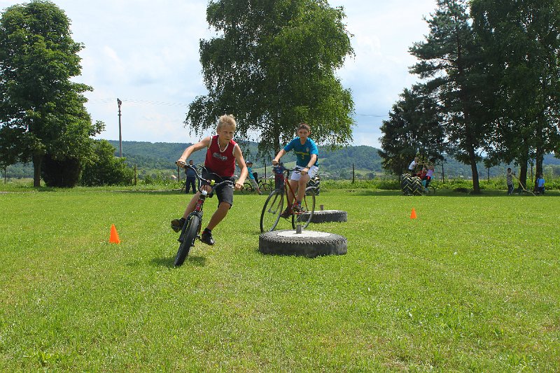 Sportovy den 2013 14.JPG